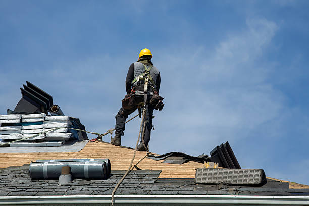 Professional Roof Installation technician working in Mikkalo, OR